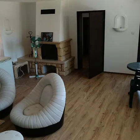 Guest house The Red House