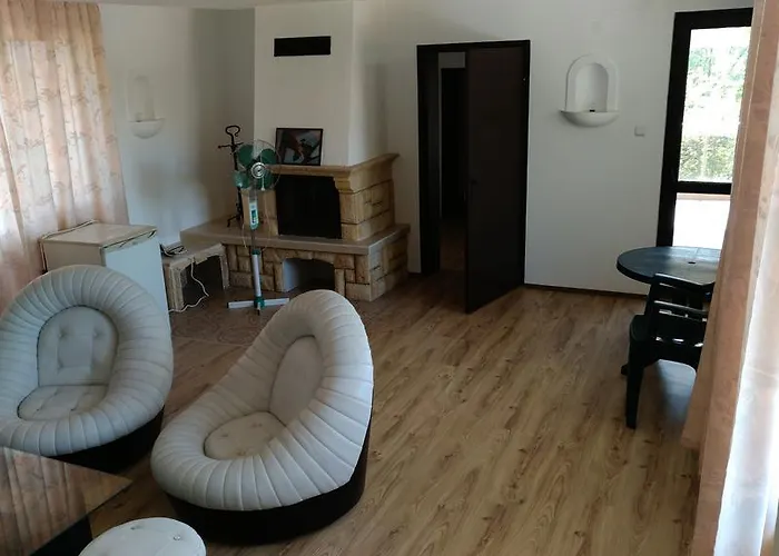 Guest house The Red House