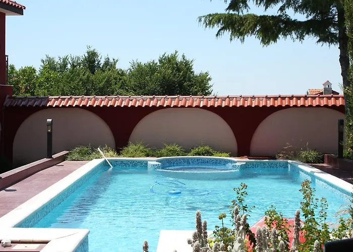 Guest house The Red House Kosharitsa